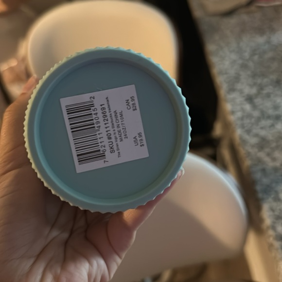 Starbucks 24 oz tumbler - Picture 3 of 3